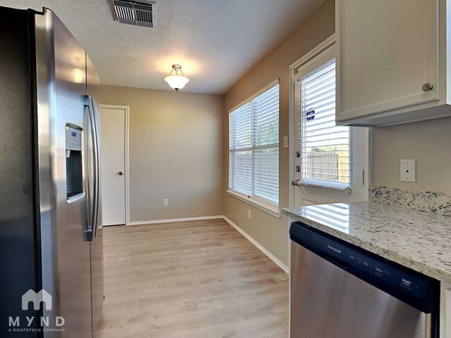 Building Photo - 9027 Farm Ridge Ln