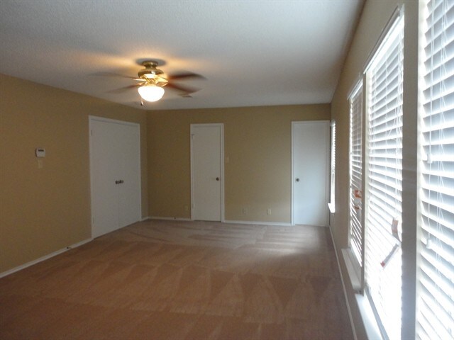 6807 Shadow Run - House for Rent in San Antonio, TX | Apartments.com