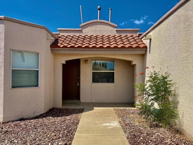 Building Photo - 2253 Tierra De Oro Way