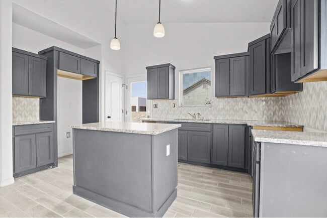 Building Photo - 629 Paseo Modesto Dr