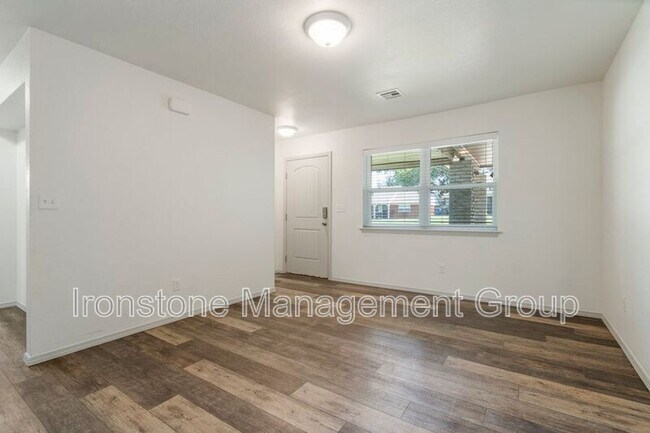 Foto del edificio - 5032 S Hudson Ave