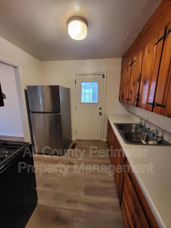 Foto del edificio - 873 Ell St