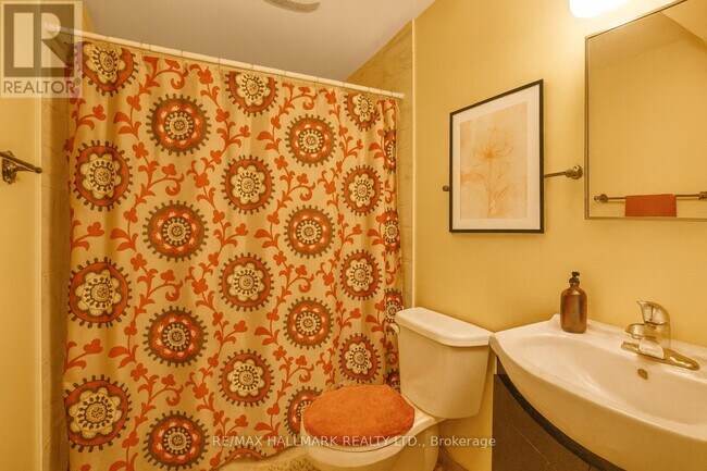 Photo du bâtiment - 2112 Truscott Dr