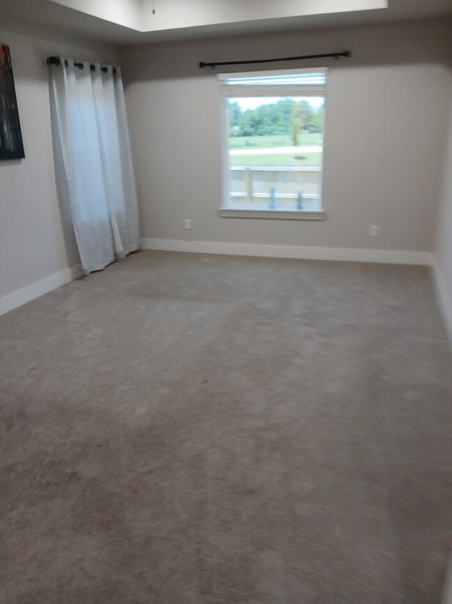 Building Photo - 324 Marsanne St