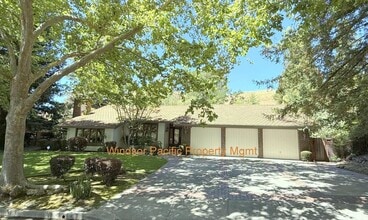 Building Photo - 2215 Deer Oak Way