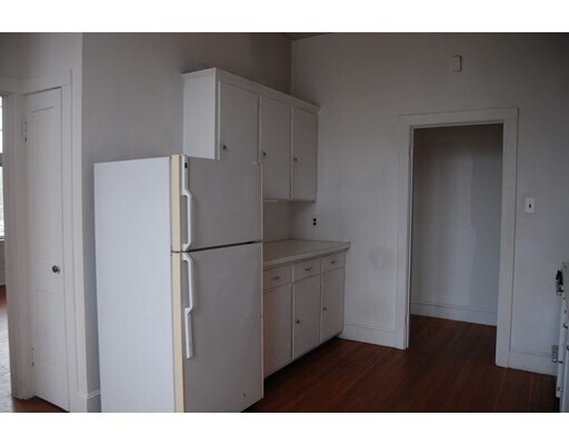 Building Photo - 60 Hopedale St