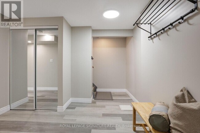 Photo du bâtiment - 1506 Queen's Blvd