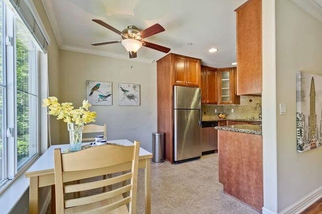 Building Photo - 2600 Cortez Dr