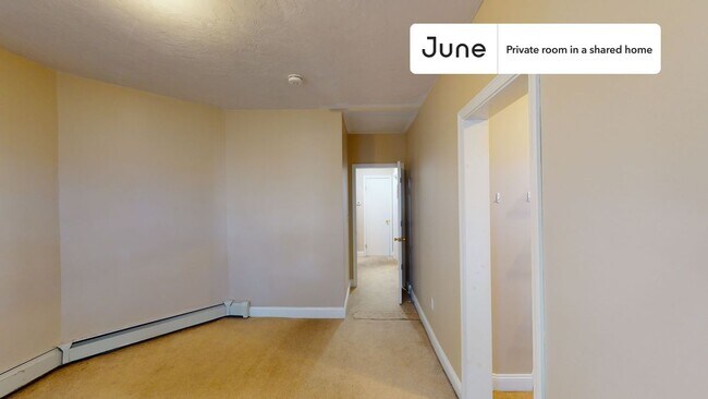 Foto del edificio - Private bedroom in 3 bed/1 bath Home