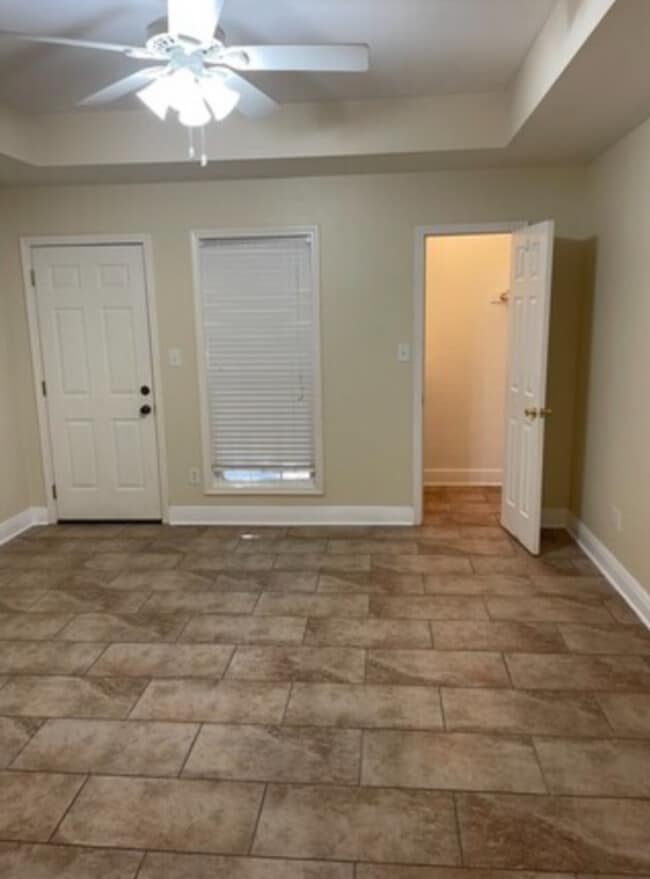 Building Photo - 105 Westchase Dr