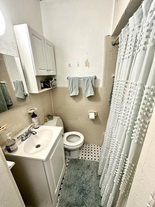 Building Photo - 1 bedroom in Boston MA 02114
