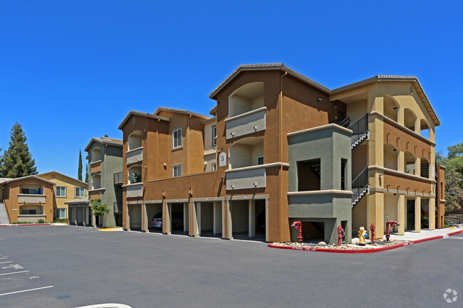 Folsom Apartment Complexes