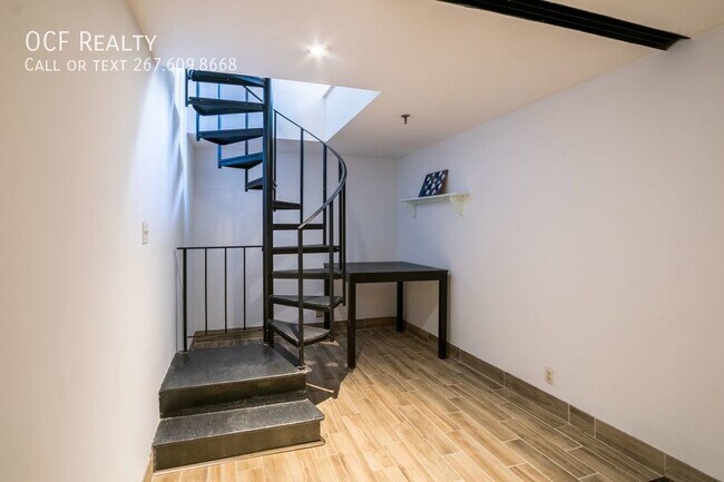 Building Photo - Washington Square West Condo