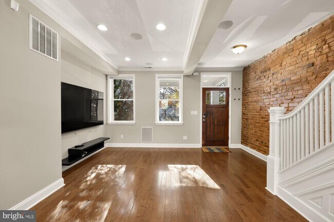 Foto del edificio - 912 I St NE