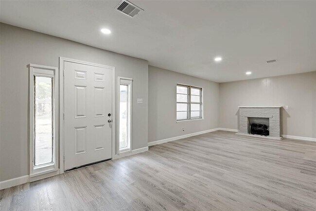 Foto del edificio - 4710 Paradise Ln