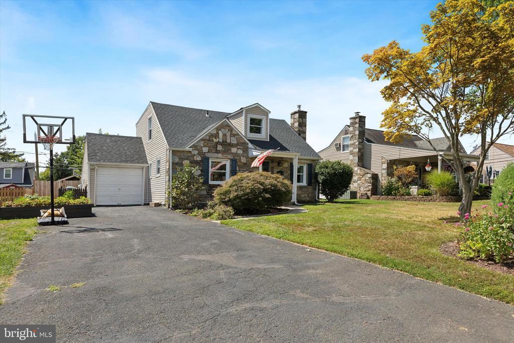 Foto principal - 404 Exton Rd