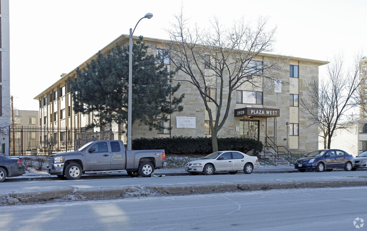 Building Photo - Plaza West