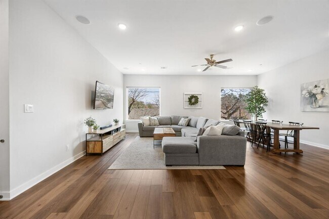 Foto del edificio - 1417 Kramer Ln