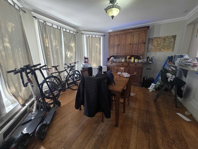 Building Photo - 234 Albert St