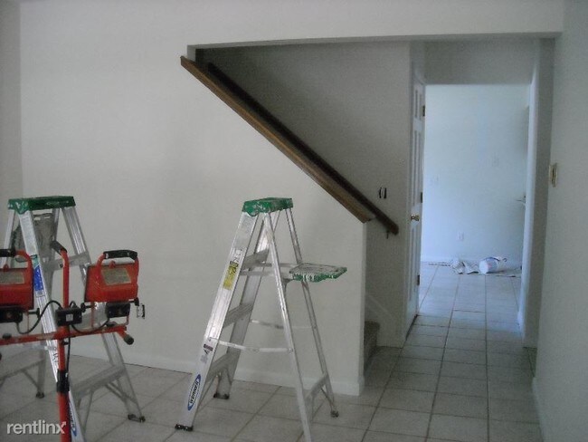 Foto del edificio - 3 br, 1.5 bath Apartment - 6608 Birchton