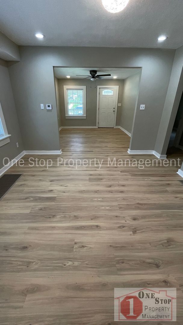 Foto del edificio - Beautiful 2 Bedroom 1 Bathroom in Kansas City