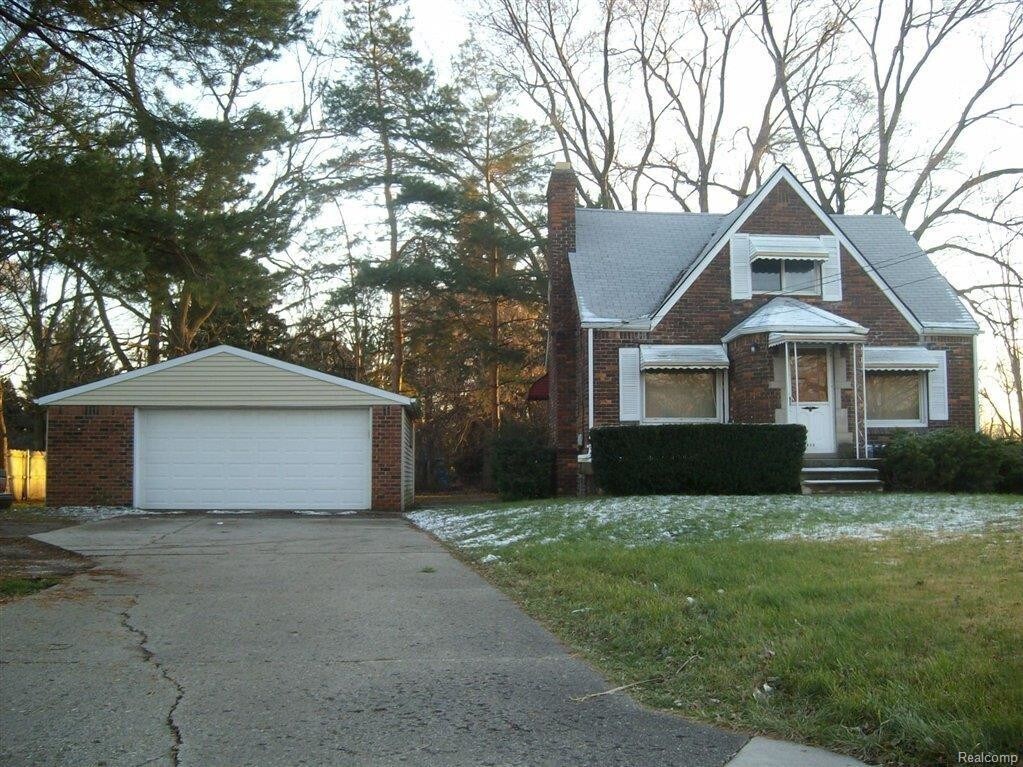 Building Photo - 3810 E 9 Mile Rd