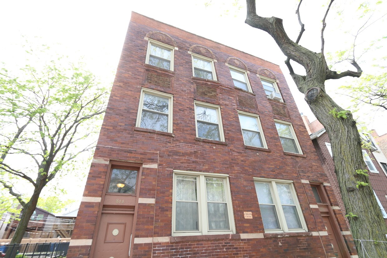 Primary Photo - 842 S Miller St