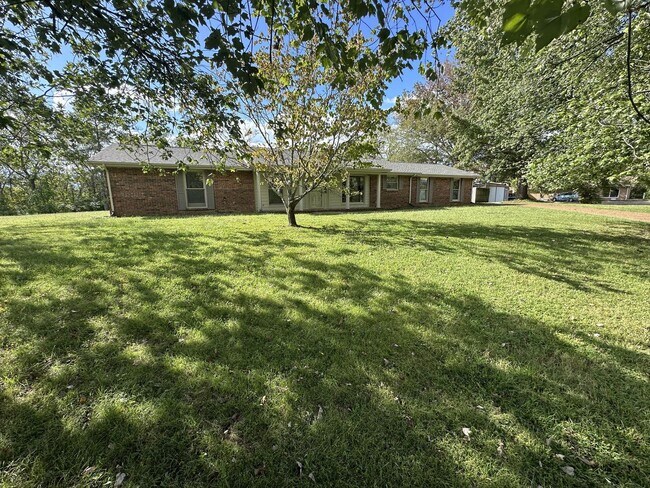 Foto del edificio - 341 Hickory Dr