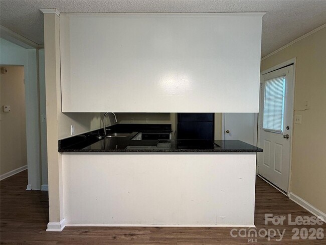 Foto del edificio - 2220 Laburnum Ave
