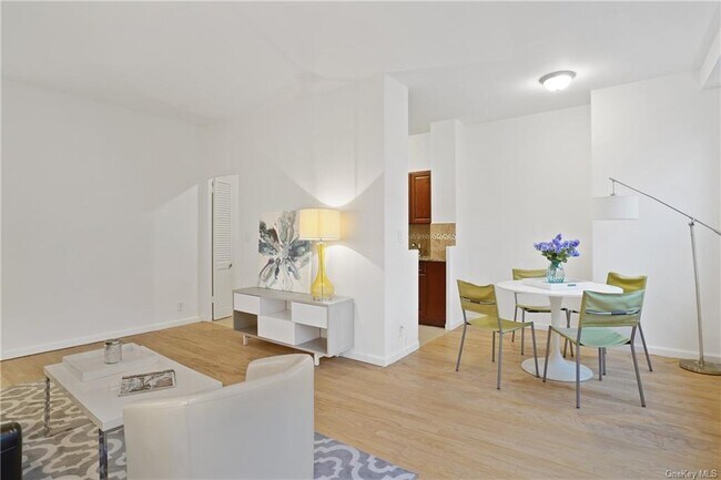 Foto del edificio - 555 Kappock St