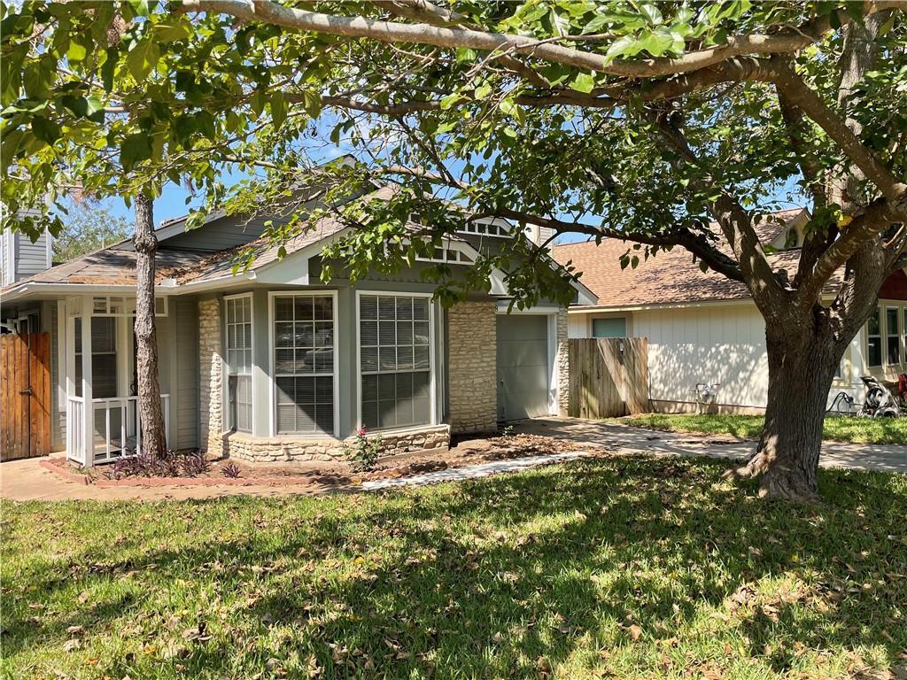 Primary Photo - 16808 Village Oak Loop