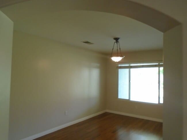 Building Photo - 10314 Iroquois Ln