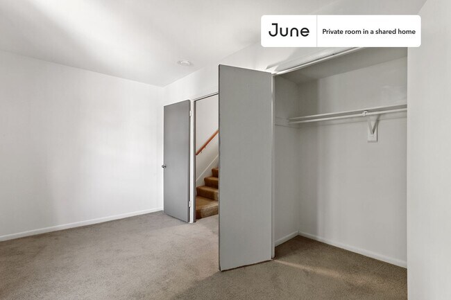 Foto del edificio - Room in Shared 5 bed/3 bath home