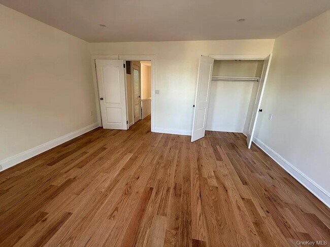 Foto del edificio - 60-50 59th Dr