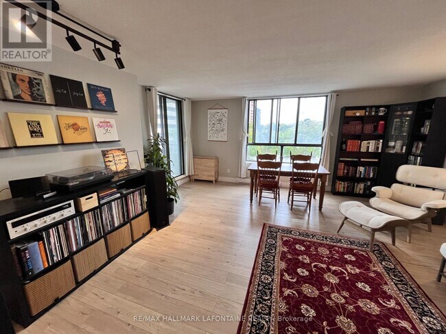 Photo du bâtiment - 475-475 Laurier Ave W