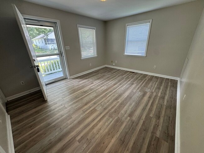 Foto del edificio - Adorable 3 bed 2 Bath SFH! Big Back yard a...