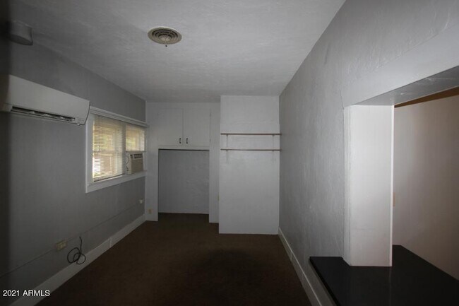 Foto del edificio - 903 S Ash Ave