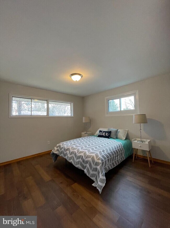 Foto del edificio - 1709 Farragut Ave