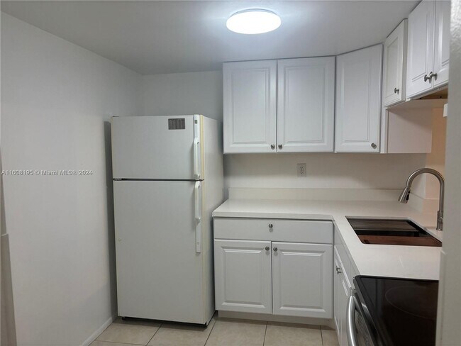 Foto del edificio - 9621 SW 77th Ave