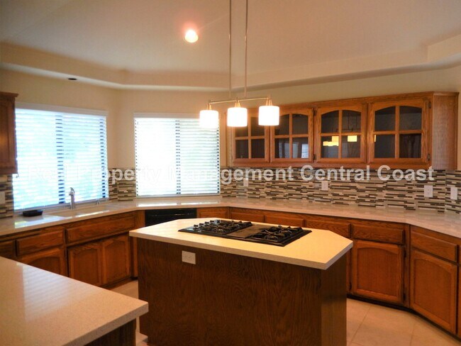 Building Photo - AVAILABLE SEPTEMBER - Pristine SLO Executi...