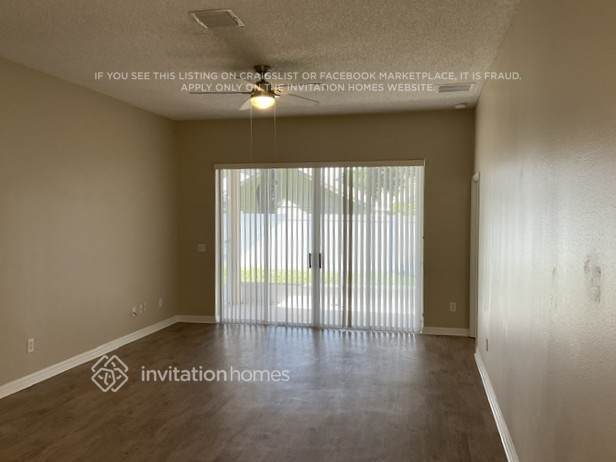 Foto del edificio - 402 Sycamore Springs St