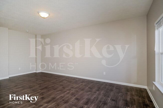 Foto del edificio - 1356 Crabapple Rd