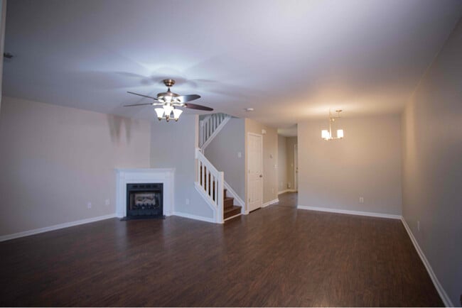 Building Photo - 10826 Holly Ridge Blvd