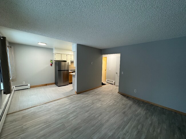 Foto del edificio - 3061 Lois Dr