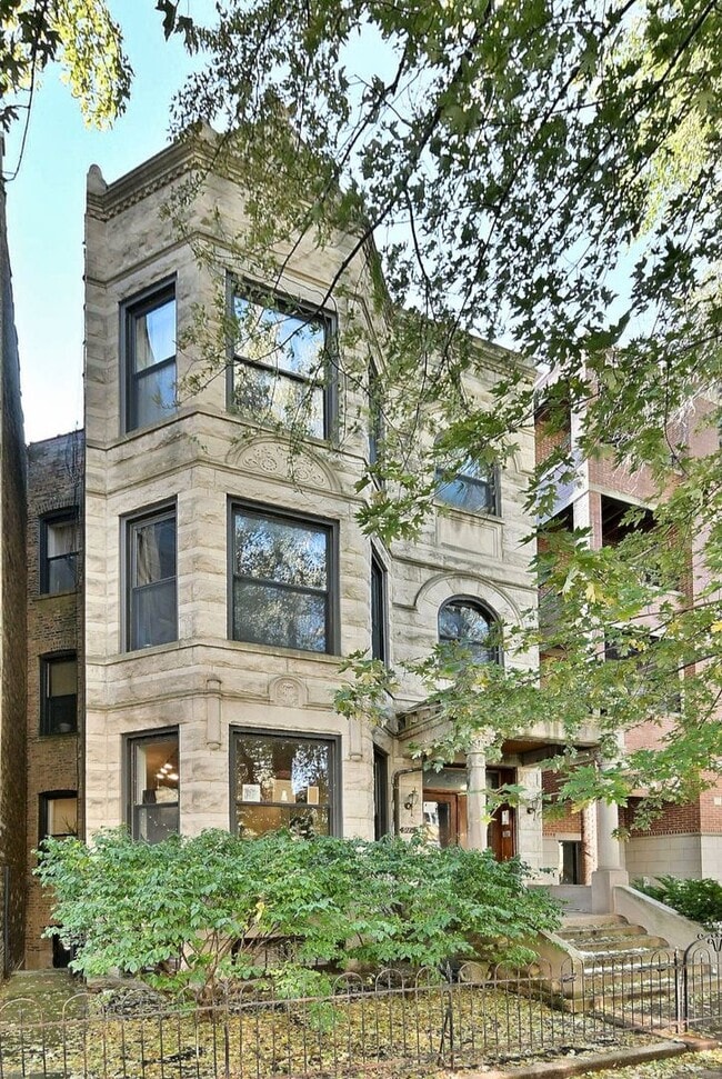 Building Photo - 911 W Dakin St