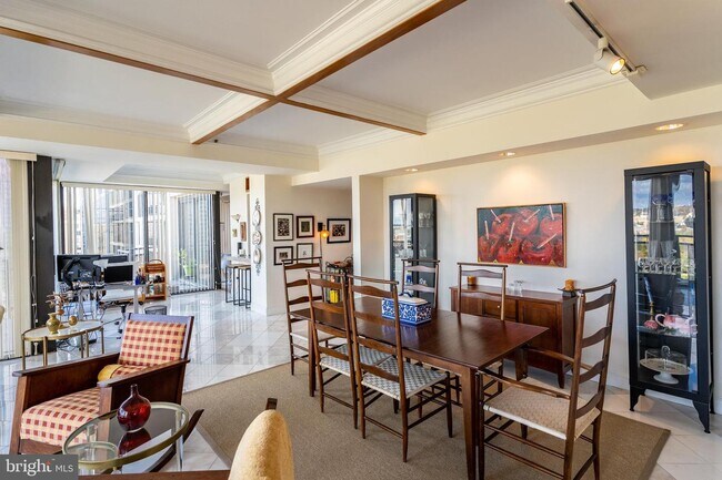 Foto del edificio - 1530 Key Blvd