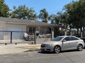 Building Photo - 13981 Van Nuys Blvd