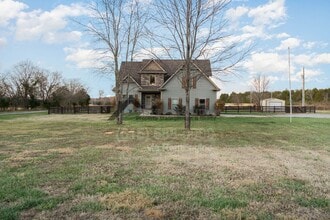 Building Photo - 1135 Salem Rd
