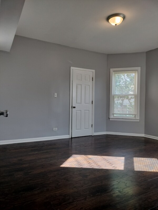 Foto del edificio - 2525 E 72nd Pl