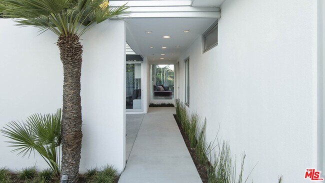 Foto del edificio - 1466 Bel Air Rd